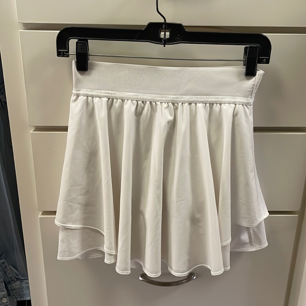 White Lululemon Tennis Skirt. Worn once. Size 4